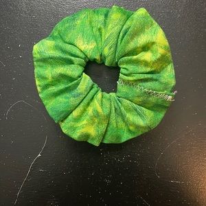 Green Normal sized scrunchie!